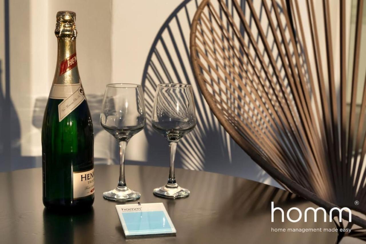 Brand New Homm Penthouse In Ano Glyfada, Dilou Apartment เอเธนส์ ภายนอก รูปภาพ